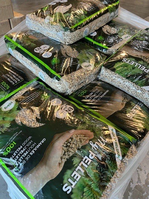 15 kg Holzpellets Sack – Belgische Herkunft, 35 Stück pro Halbpalette