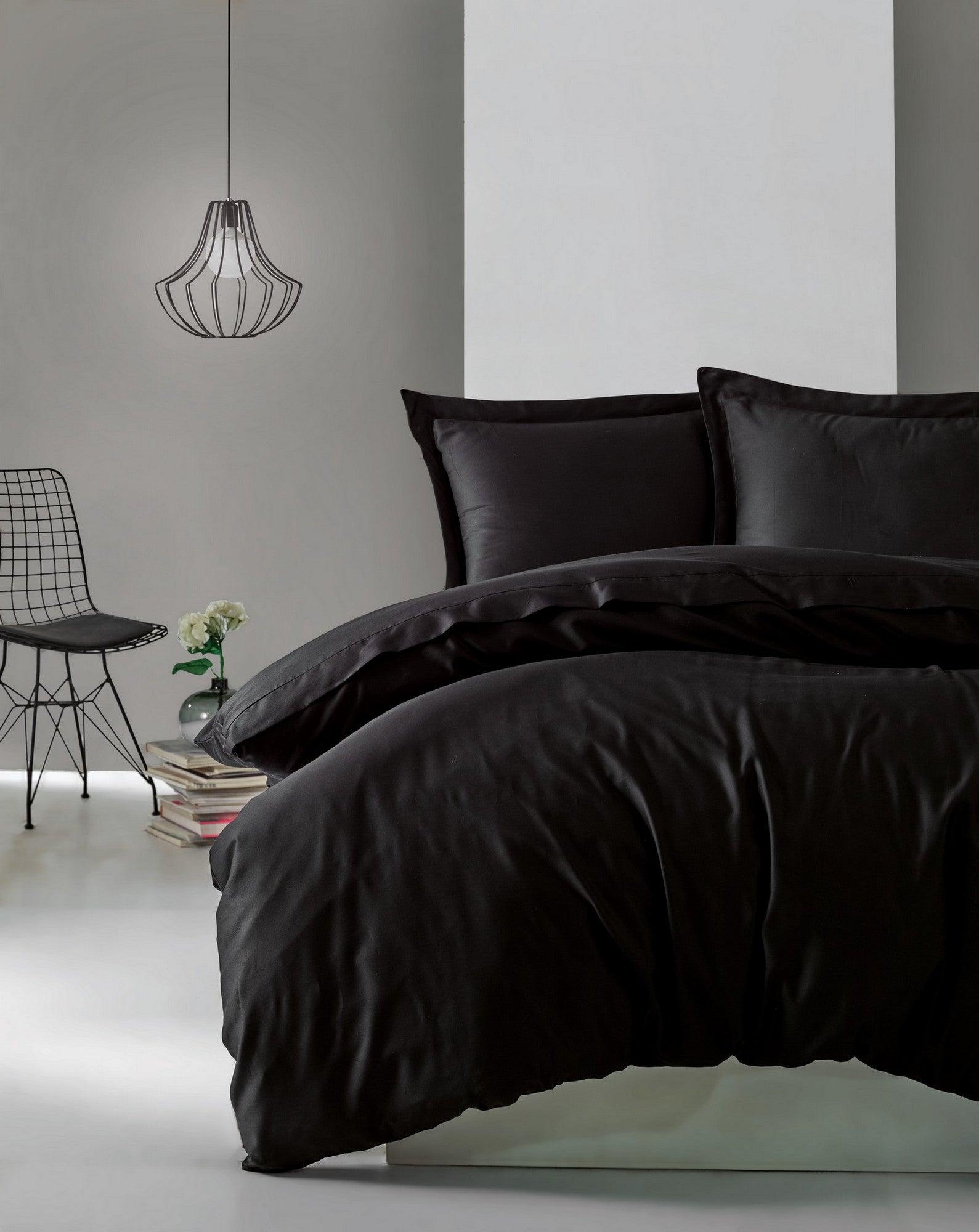Luxuriöses Schwarzes Satin-Bettwäsche-Set: Glänzender Komfort für Erholsamen Schlaf