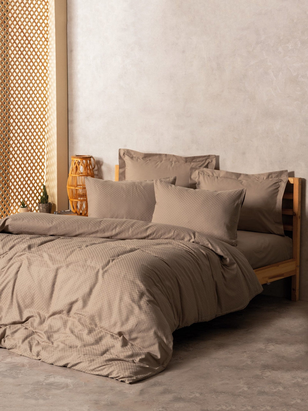Luxuriöses Taupe Ranforce Baumwoll-Bettwäsche-Set für Komfort und Stil