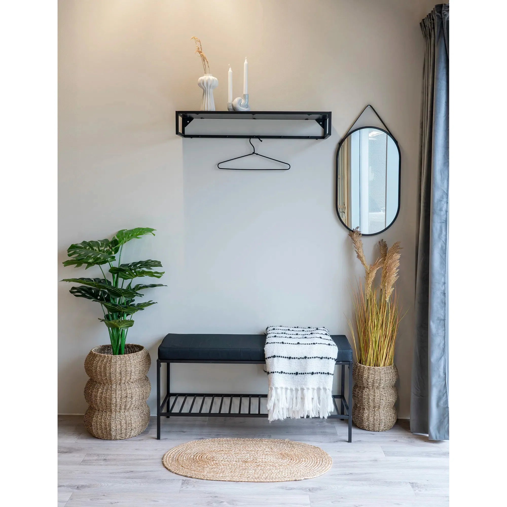 Quarto Design Sitzbank: Komfortable Polsterbank mit robustem Metallgestell für elegantes Wohnen