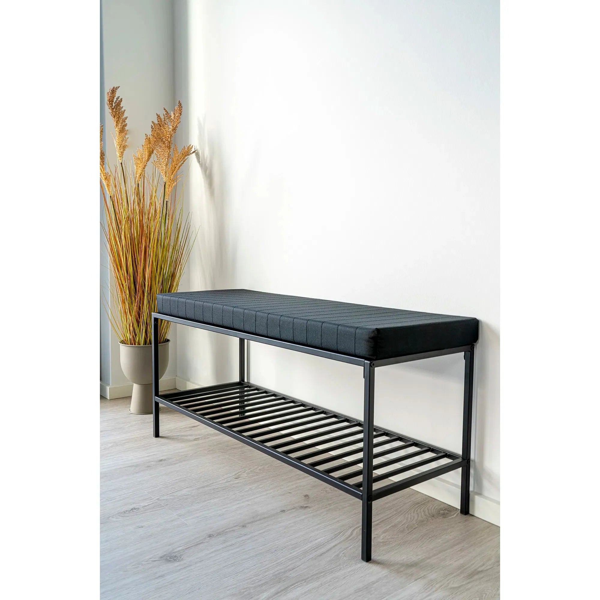 Quarto Design Sitzbank: Komfortable Polsterbank mit robustem Metallgestell für elegantes Wohnen