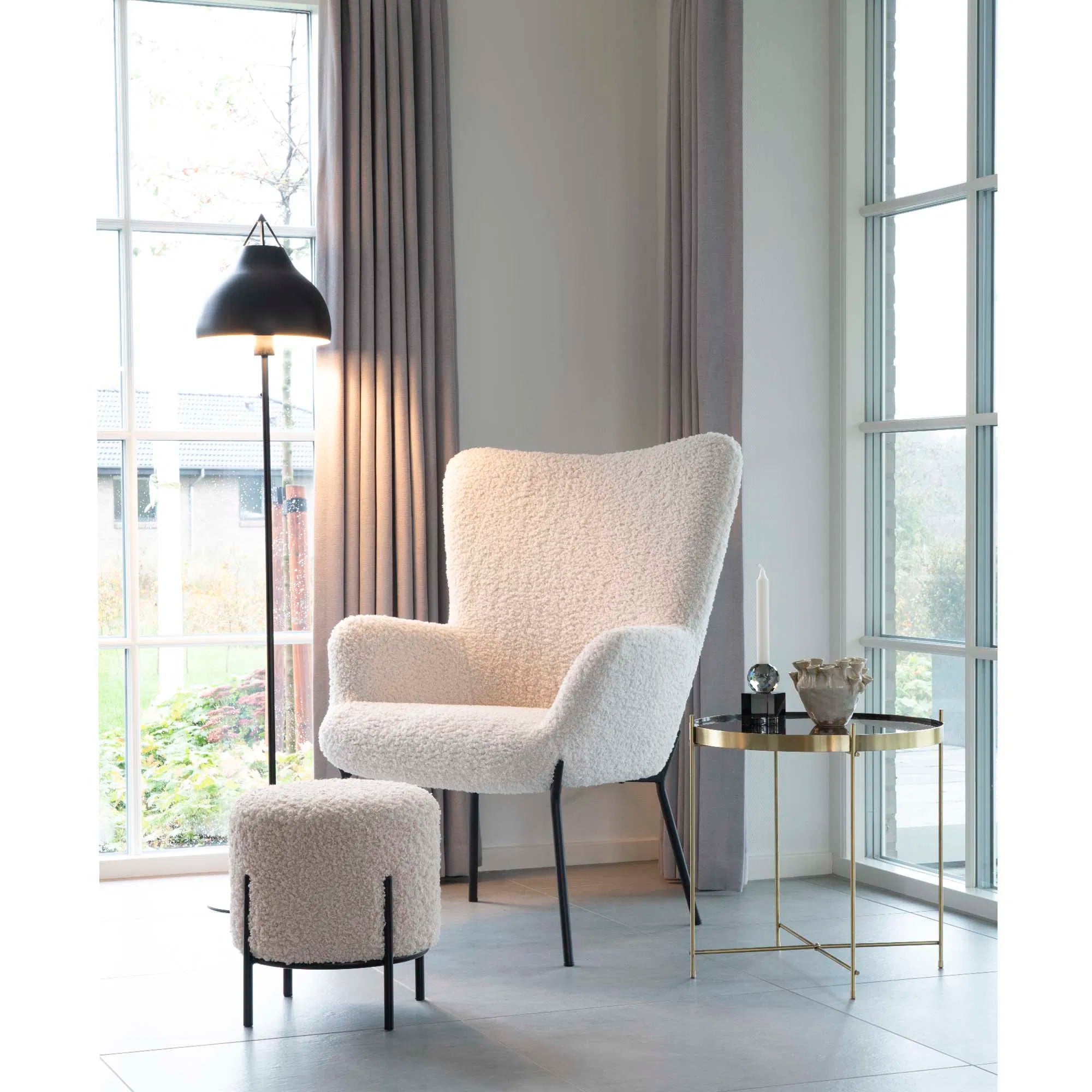 Luxuriöser Hanna Bouclé Beistellhocker: Eleganter Sitzhocker mit praktischem Stauraum