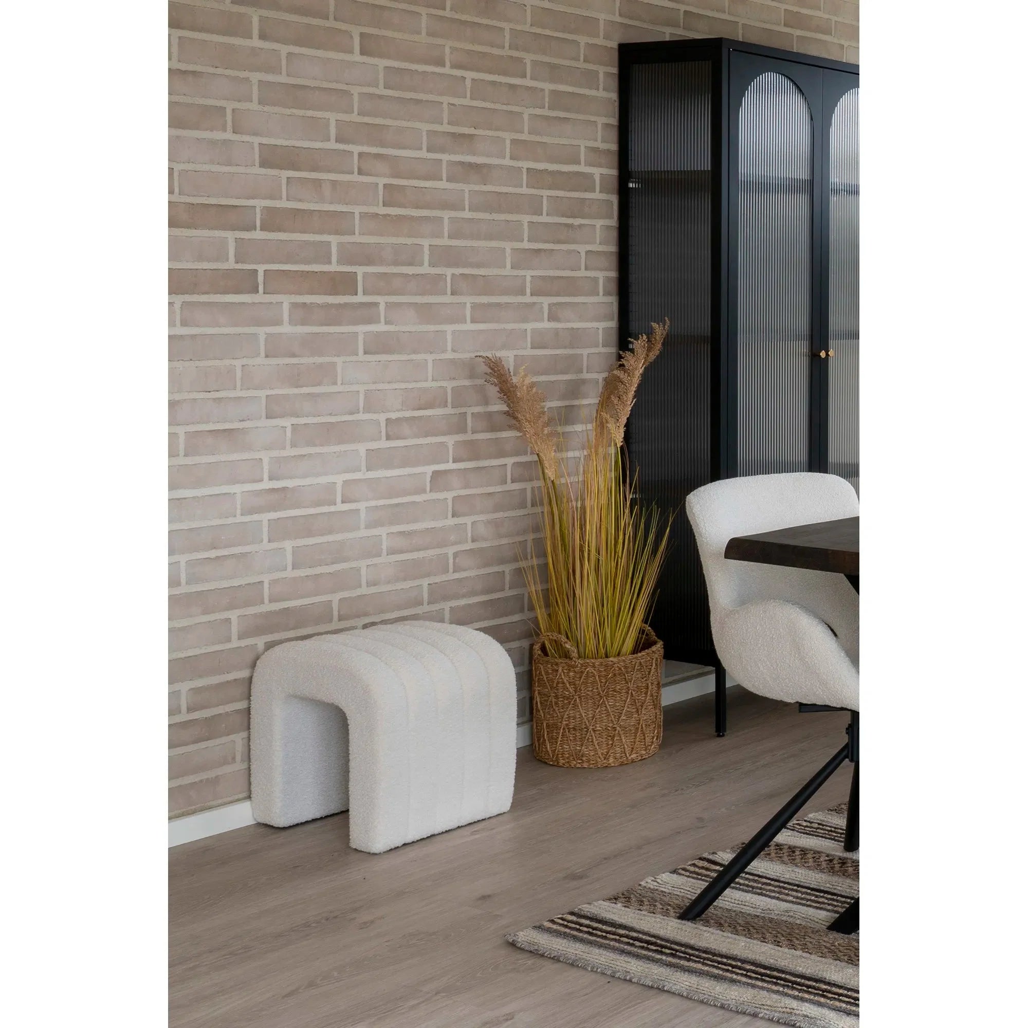 Eleganter Weißer Bouclé Beistellhocker Verilo – Komfortabler Stilvoller Sitzhocker für Wohnzimmer