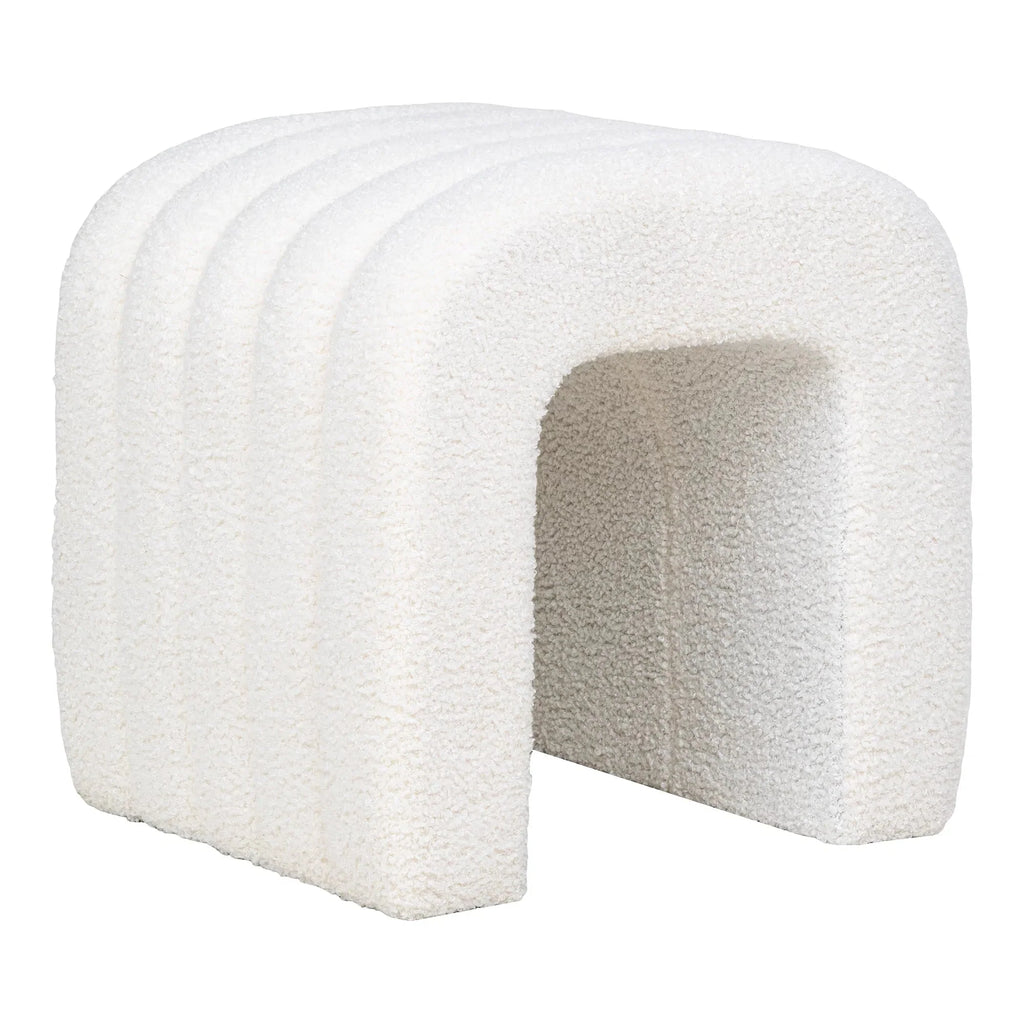 Eleganter Weißer Bouclé Beistellhocker Verilo – Komfortabler Stilvoller Sitzhocker für Wohnzimmer