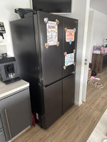 Lade das Bild in den Galerie-Viewer, Samsung RF9000 French Door Kühlschrank – Premium Schwarz, 4-Türig, WiFi &amp; Beverage Center
