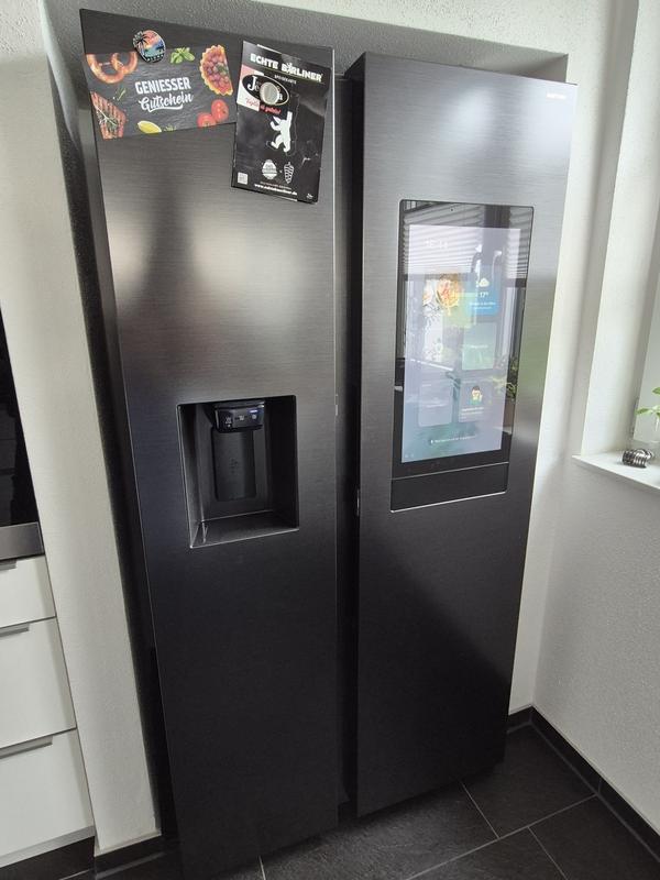 Samsung Family Hub Side-by-Side Kühlschrank 614L Schwarz AI Smart Eis-Wasserspender
