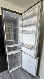 Lade das Bild in den Galerie-Viewer, Samsung RB7300 SpaceMax Kühl-Gefrierkombination 387L – Effizient, Frisch, Smart
