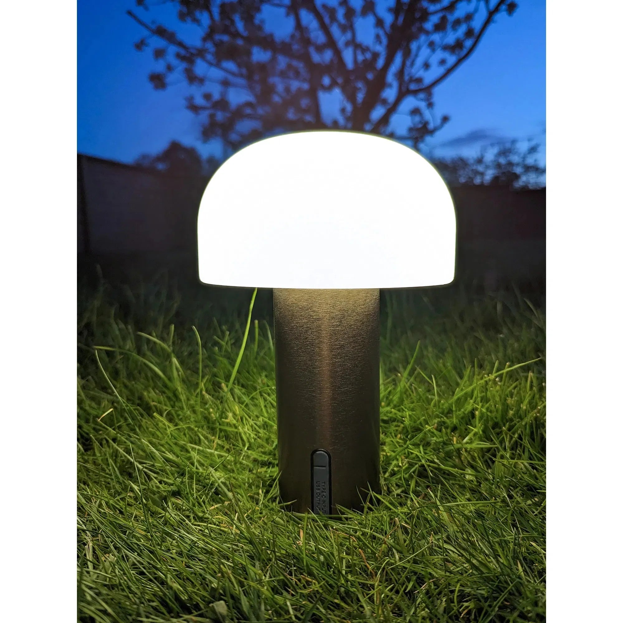 Lumea Moderne Dimmbare LED Tischlampe – Stilvolles Licht für Gemütliche Abende