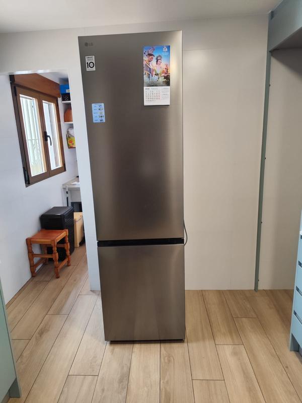 LG Kühl-Gefrierkombination 387L Smart Inverter Compressor Total No Frost LINEARCooling® EEK C