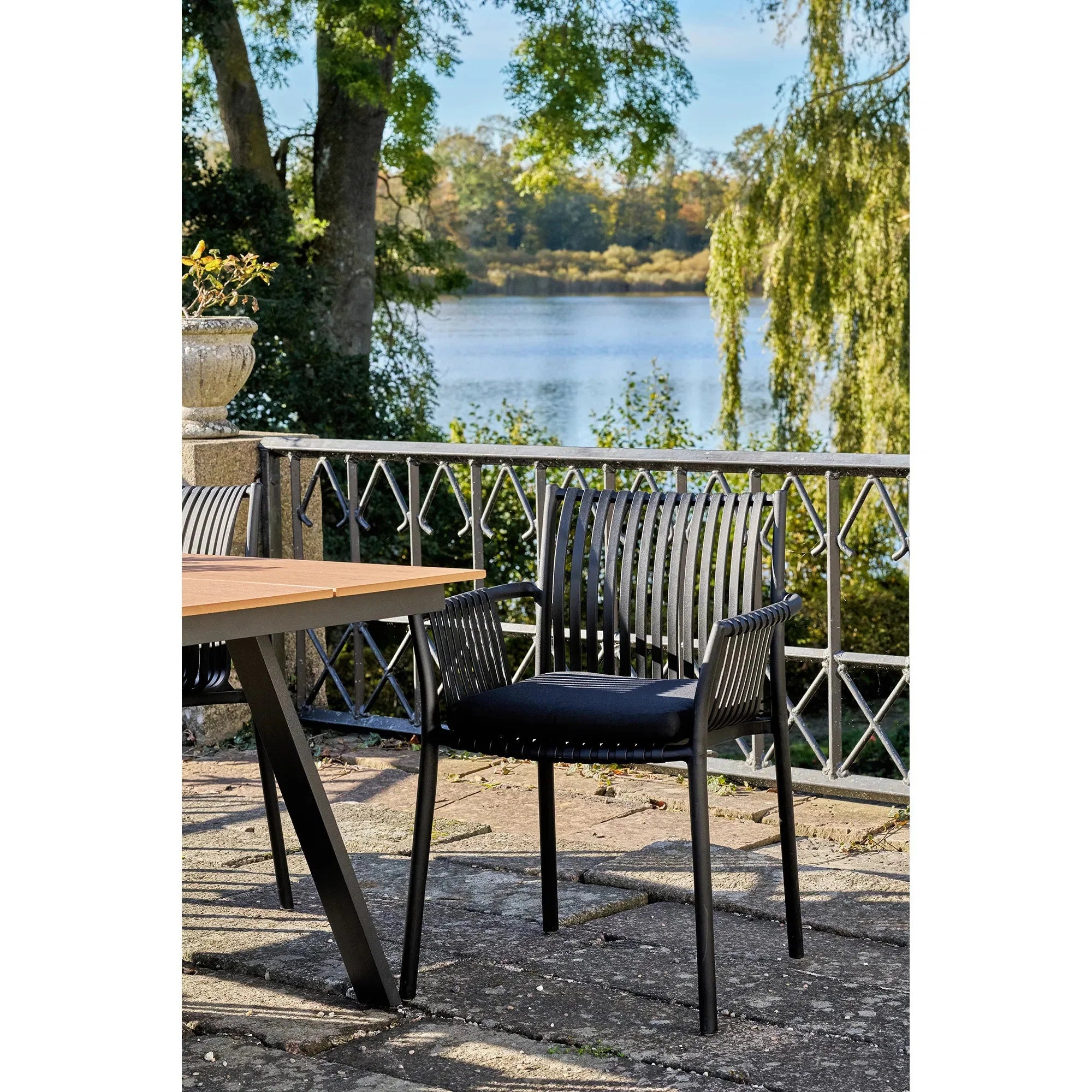 4er Set Stapelbarer Gartenstuhl Verona Schwarz für Outdoor & Balkon