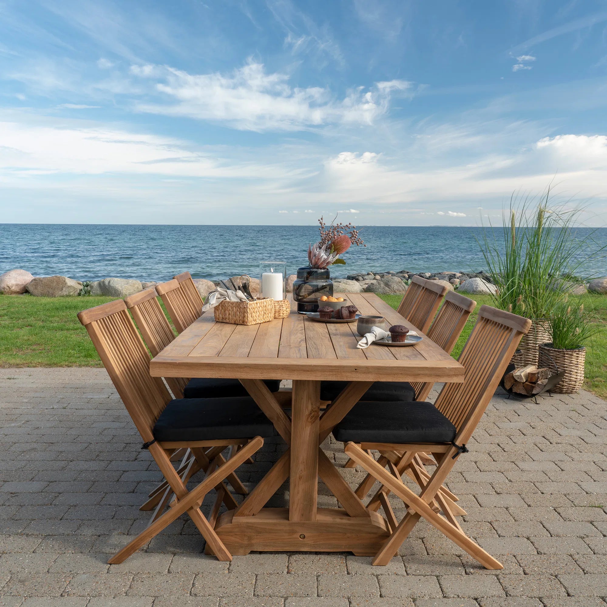 Goliath Garten Esstisch: Robuster Teakholz Outdoor-Tisch 240x100 cm für 8 Personen