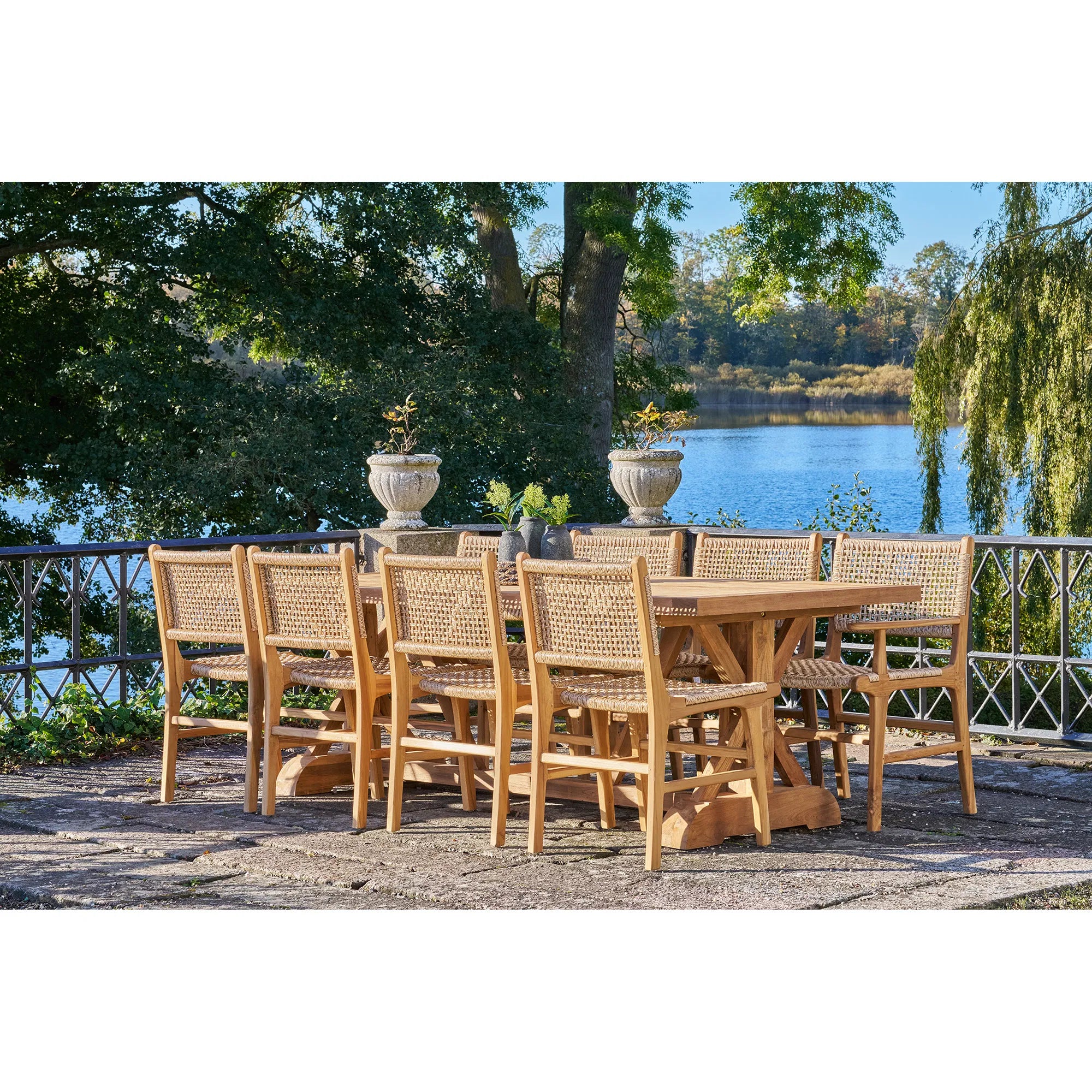 Goliath Garten Esstisch: Robuster Teakholz Outdoor-Tisch 240x100 cm für 8 Personen