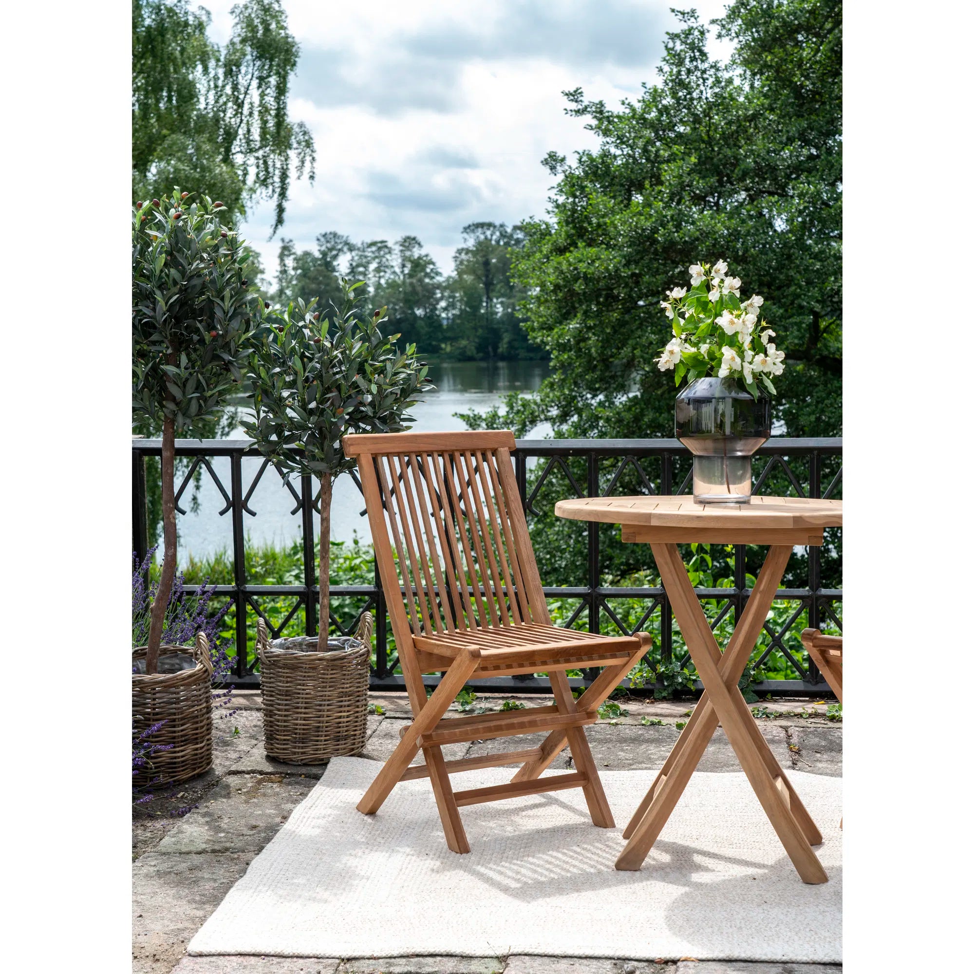 Hochwertiges 2er-Set 'Voler' Teakholz Gartenstühle für Outdoor-Komfort und Langlebigkeit