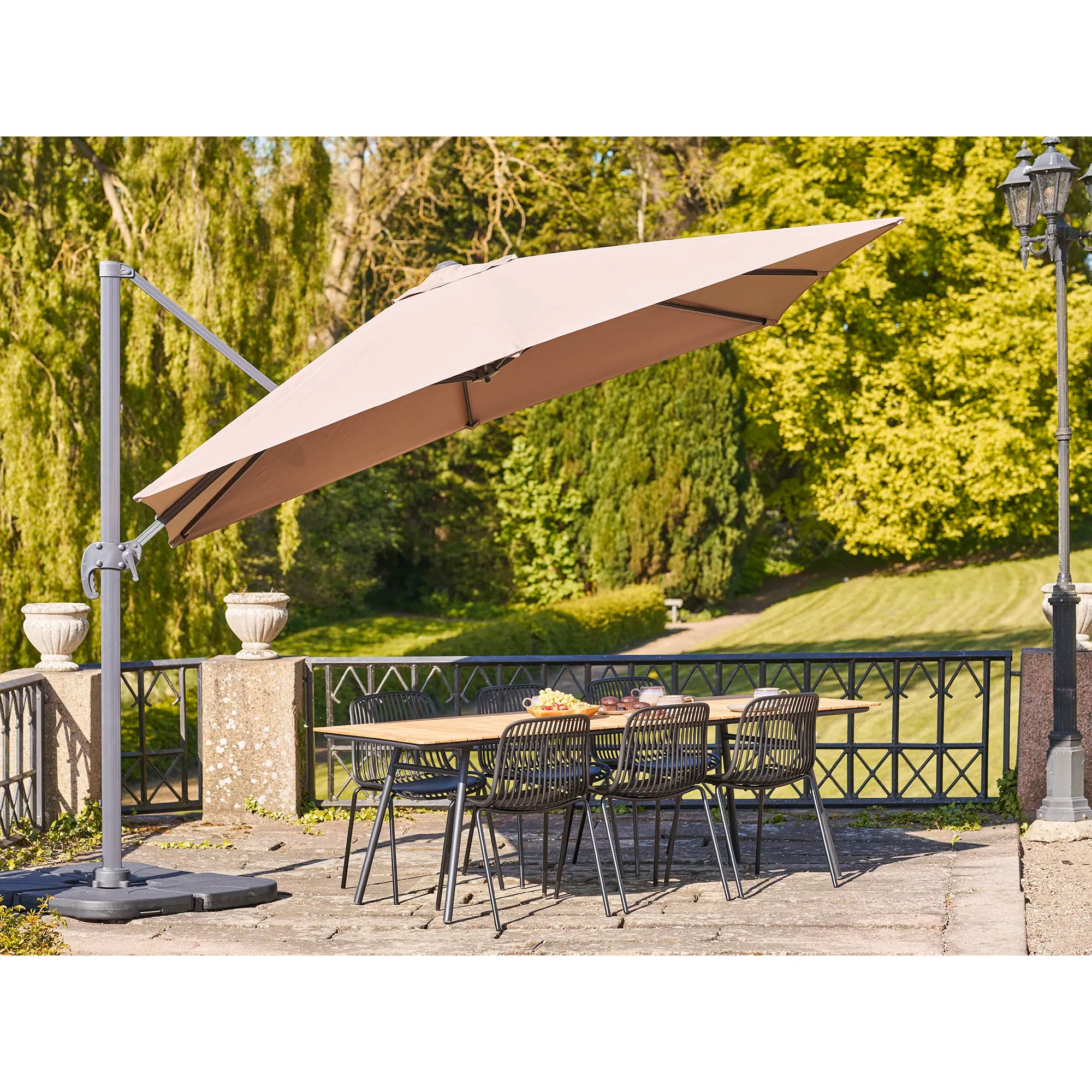 Arezzo Pro Sonnenschirm: 360° Drehbarer Luxus-Gartenschirm mit UV-Schutz