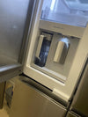 Intelligenter Samsung Family Hub+ French Door Kühlschrank mit AI Vision und Beverage Center