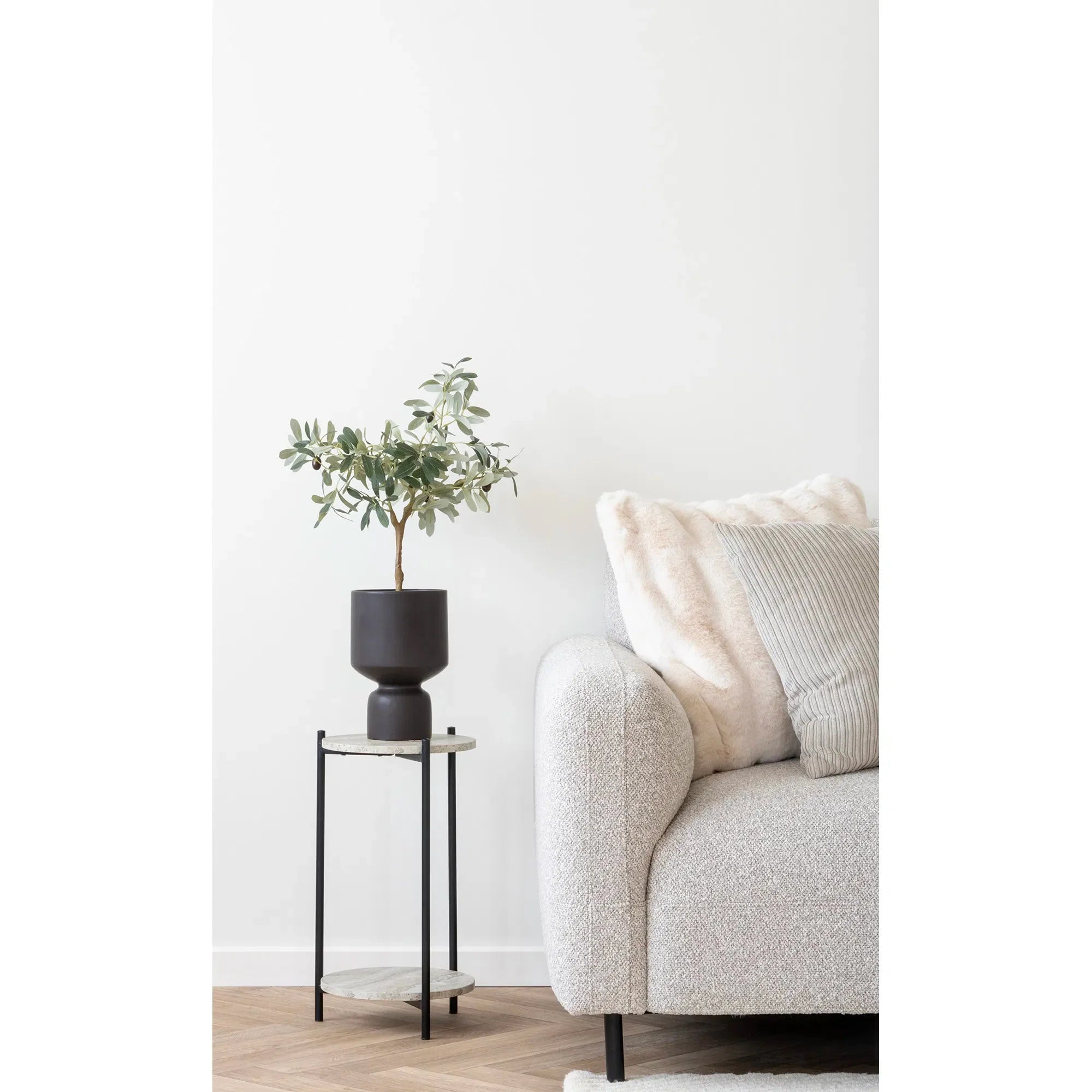 Realistischer Künstlicher Olivenbaum 61cm: Mediterranes Flair für Gemütliches Zuhause