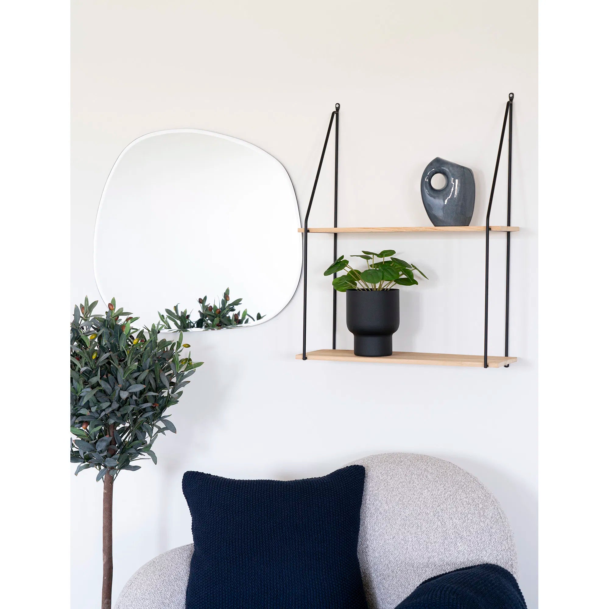 Realistische Pelia Kunstpflanze 28cm: Pflegeleichte Dekoration für Zuhause & Büro