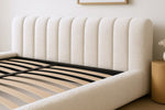 Lade das Bild in den Galerie-Viewer, Luxuriöses Selene Bouclé Polsterbett mit Stauraum – Modernes, Elegantes Designer-Bett
