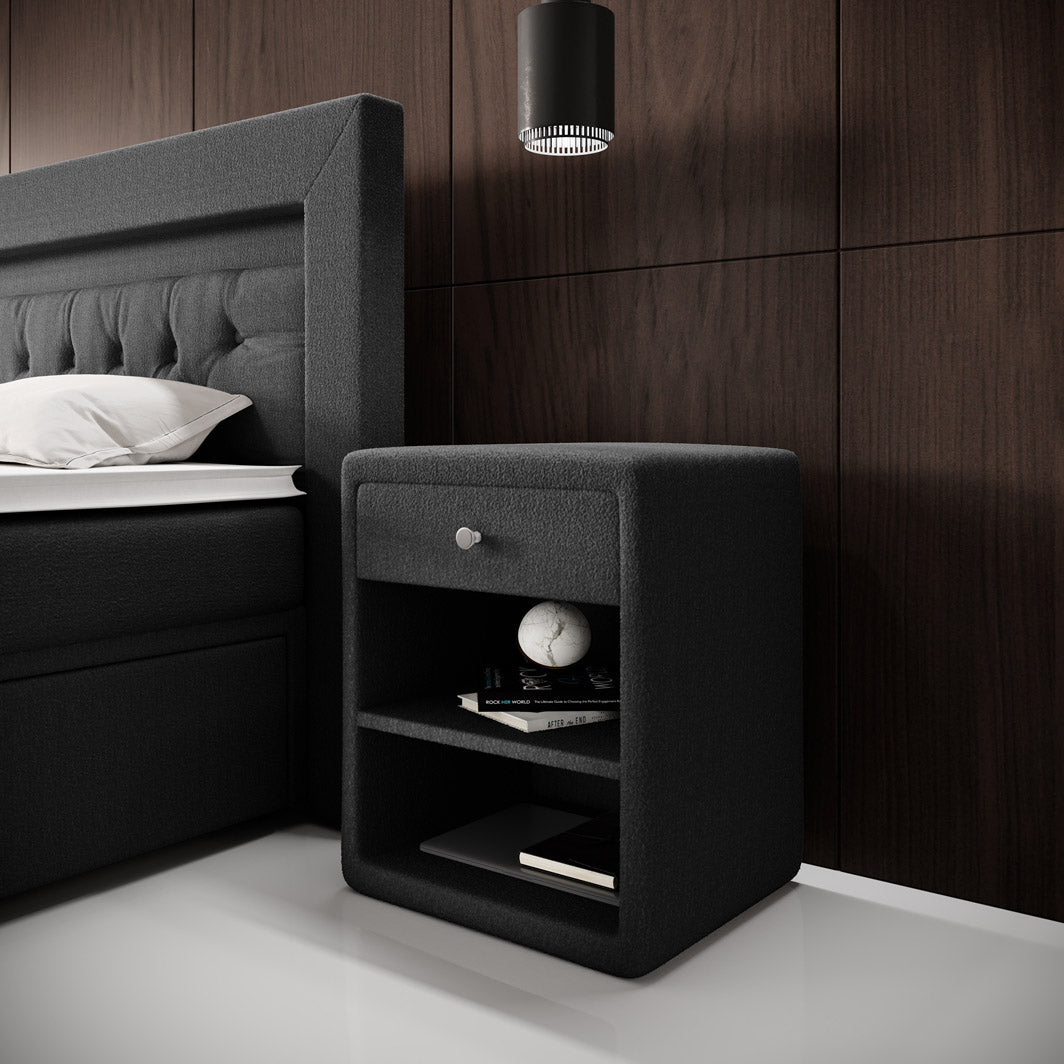 Eleganter Designer Nachttisch Amy – Samtweiches Bouclé – Stilvolles Schlafzimmer-Highlight