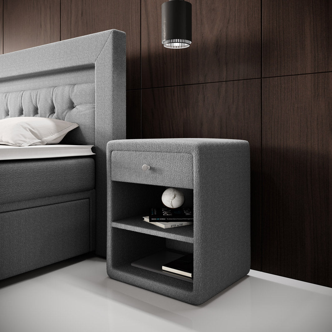 Eleganter Designer Nachttisch Amy – Samtweiches Bouclé – Stilvolles Schlafzimmer-Highlight