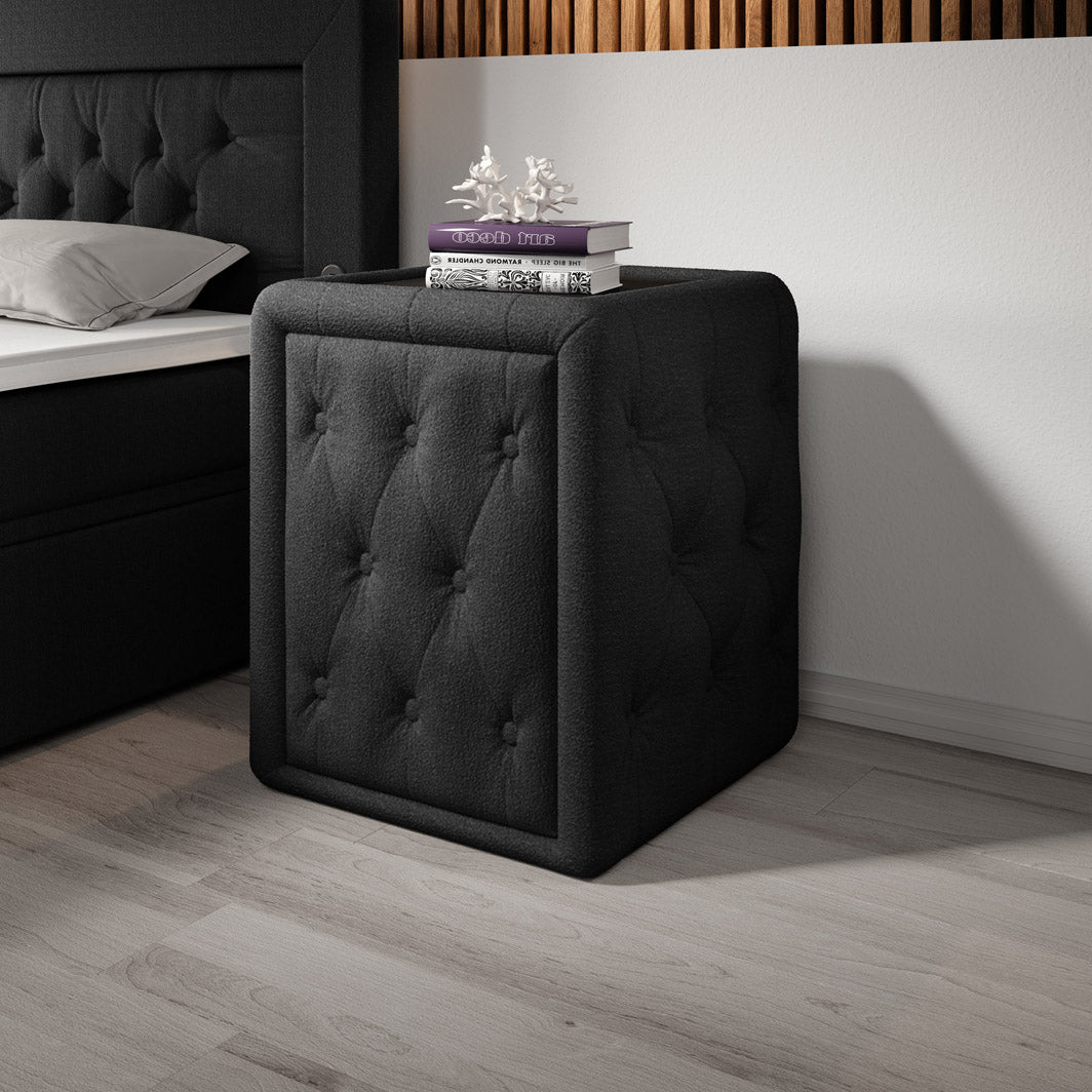 Eleganter Designer Josy Nachttisch mit Bouclé-Stoffbezug für modernes Schlafzimmer