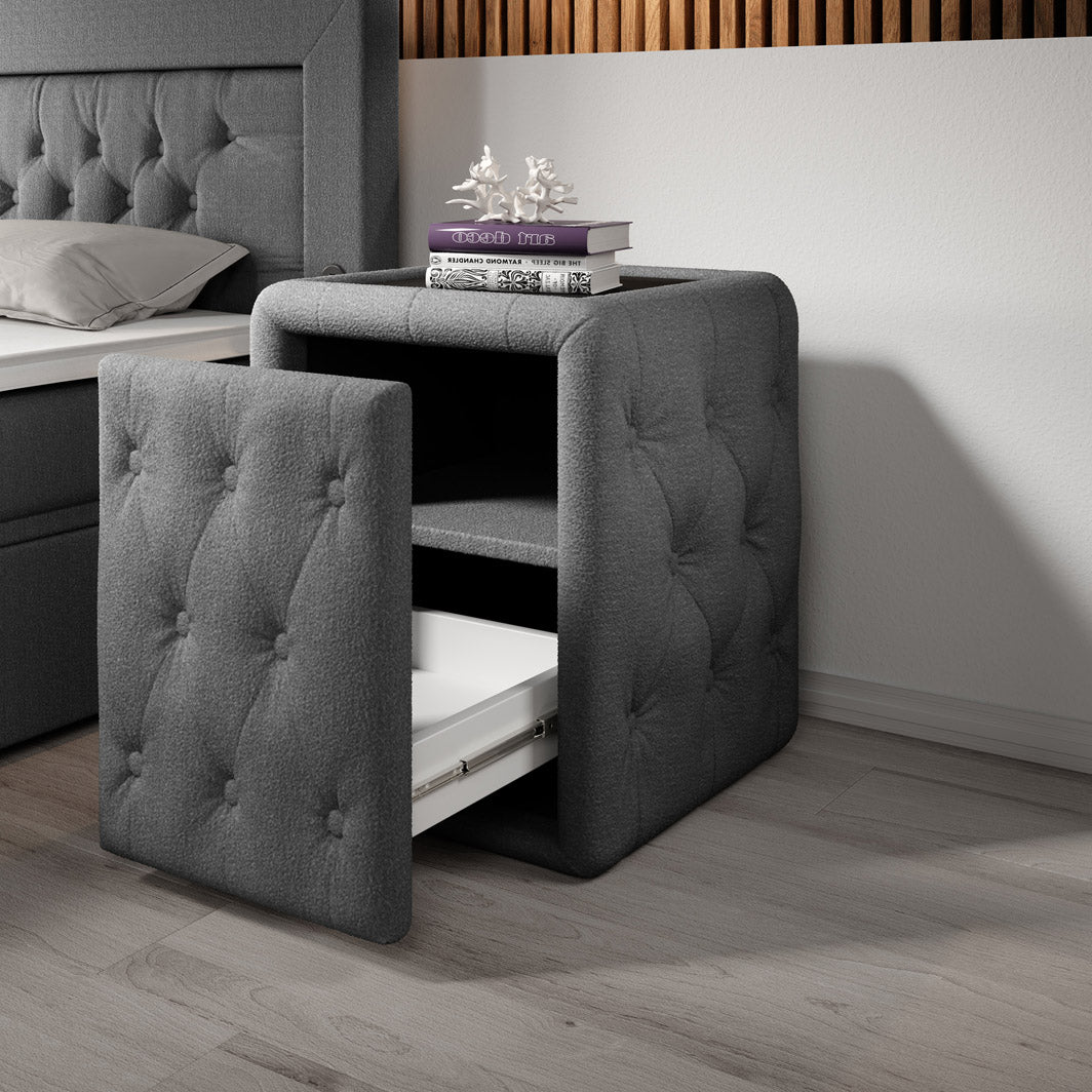 Eleganter Designer Josy Nachttisch mit Bouclé-Stoffbezug für modernes Schlafzimmer