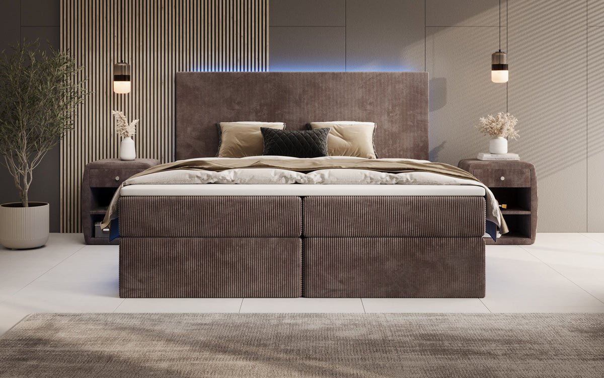 Luxuriöses Boxspringbett Voyage mit LED-Beleuchtung, Stauraum und Cord-Stoffbezug