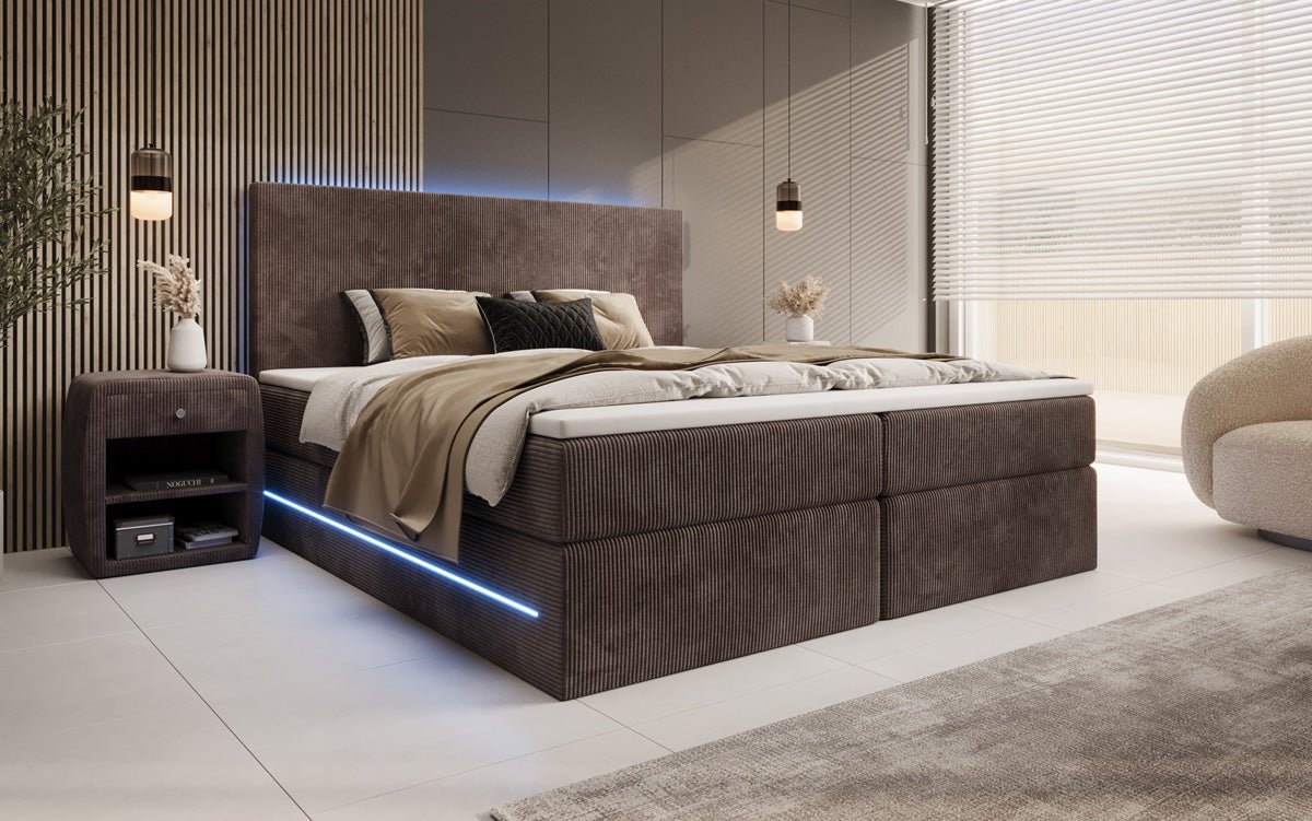 Luxuriöses Boxspringbett Voyage mit LED-Beleuchtung, Stauraum und Cord-Stoffbezug