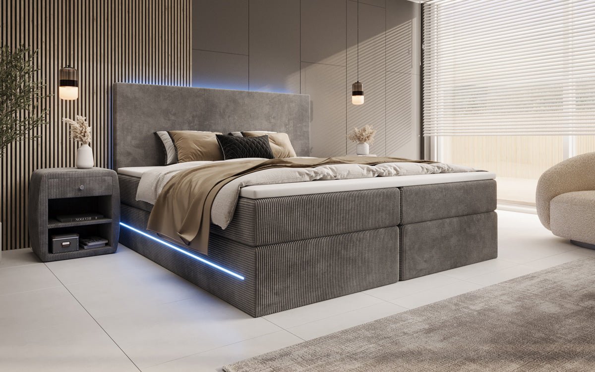 Luxuriöses Boxspringbett Voyage mit LED-Beleuchtung, Stauraum und Cord-Stoffbezug