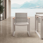 Lade das Bild in den Galerie-Viewer, Luxuriöses 2er Set Vayla Gartenstuhl mit Armlehnen, Outdoor Aluminium Robinienholz, Aevora Kollektion
