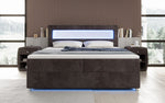 Lade das Bild in den Galerie-Viewer, Luxuriöses Boxspringbett Relax: Komfort, LED-Beleuchtung, Stauraum &amp; USB-Anschluss im Cord-Design
