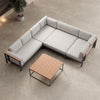 Luxuriöse Garten-Ecklounge mit Tisch: Wetterfestes Aluminium, Sunbrella-Stoff, Aevora Kollektion