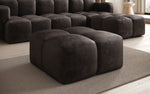 Lade das Bild in den Galerie-Viewer, Celly Samt Beistellhocker Pouf: Luxuriöser Komfort, Vielseitig &amp; Modernes Design
