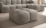 Lade das Bild in den Galerie-Viewer, Celly Samt Beistellhocker Pouf: Luxuriöser Komfort, Vielseitig &amp; Modernes Design
