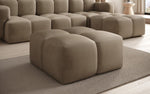 Lade das Bild in den Galerie-Viewer, Celly Samt Beistellhocker Pouf: Luxuriöser Komfort, Vielseitig &amp; Modernes Design
