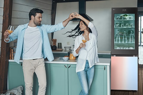 LG MoodUP® Intelligente Kühl-Gefrierkombination mit InstaView, Bluetooth-Lautsprecher & Farbwechsel-LED-Türen
