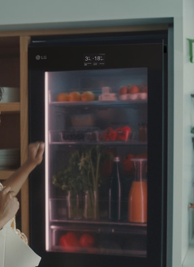 LG MoodUP® Intelligente Kühl-Gefrierkombination mit InstaView, Bluetooth-Lautsprecher & Farbwechsel-LED-Türen