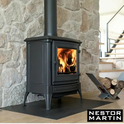 Eleganter Nestor Martin TQH 15 Gasofen: Quadratischer Stahl, 7 kW, A+ Effizienz