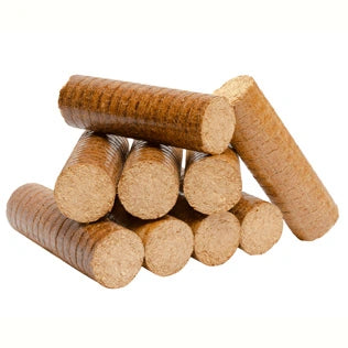 Drei Paletten günstige Komfort-Holzscheite – 312 Packungen à 5 Stück