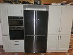 Lade das Bild in den Galerie-Viewer, Samsung RF9000 French Door Kühlschrank – Premium Schwarz, 4-Türig, WiFi &amp; Beverage Center
