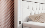 Lade das Bild in den Galerie-Viewer, Luxus Boxspringbett Paradise: LED, USB, Samt-Designbett mit Füßen für Komfort
