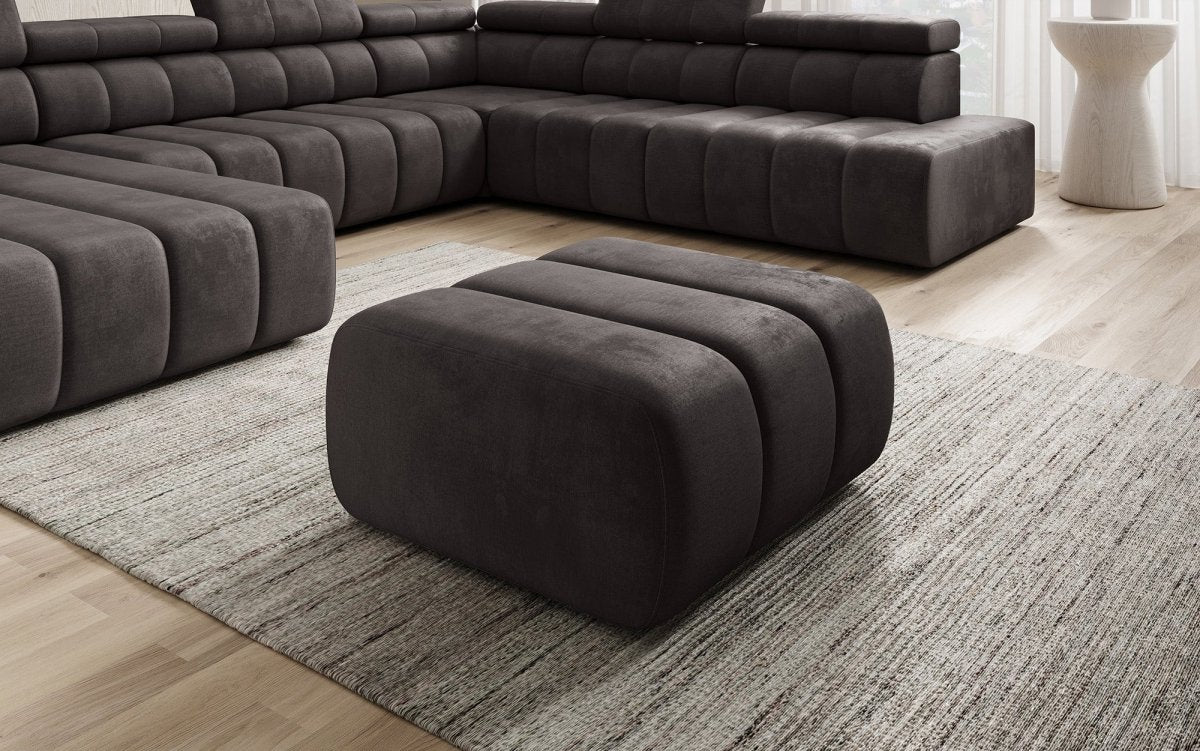 Luxuriöser Aurora Samt Beistellhocker Designer Ottomane für Eleganz und Komfort