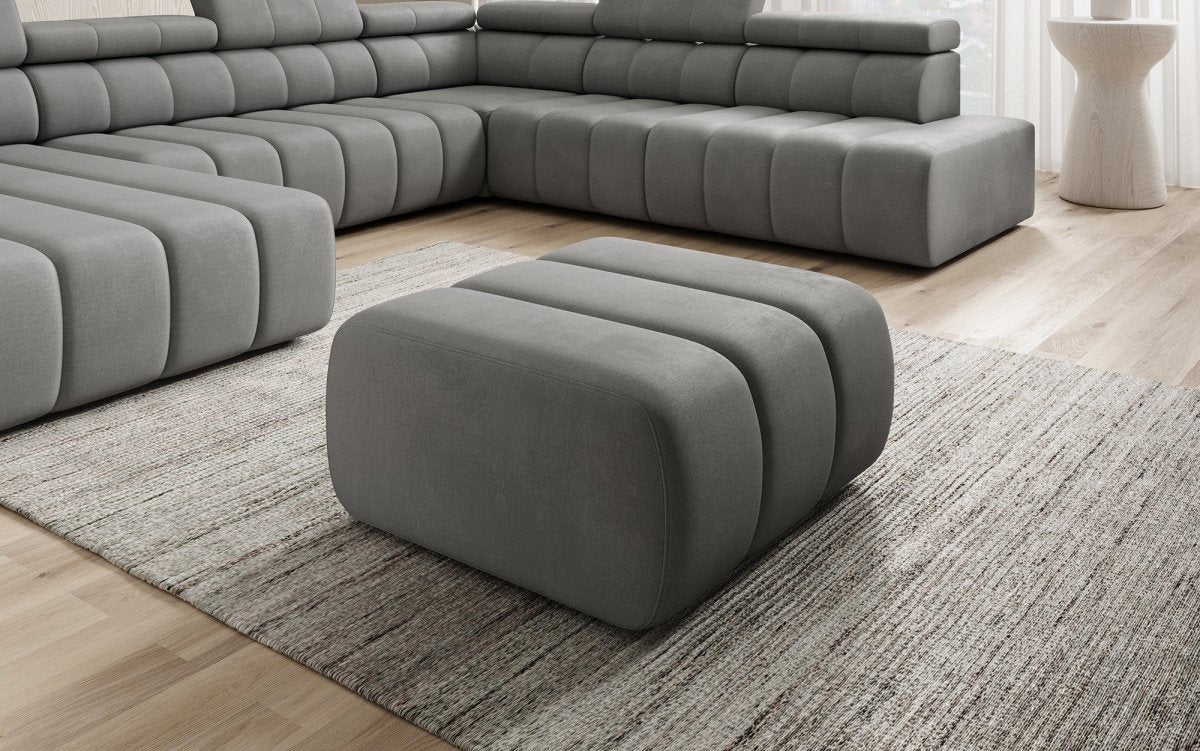 Luxuriöser Aurora Samt Beistellhocker Designer Ottomane für Eleganz und Komfort