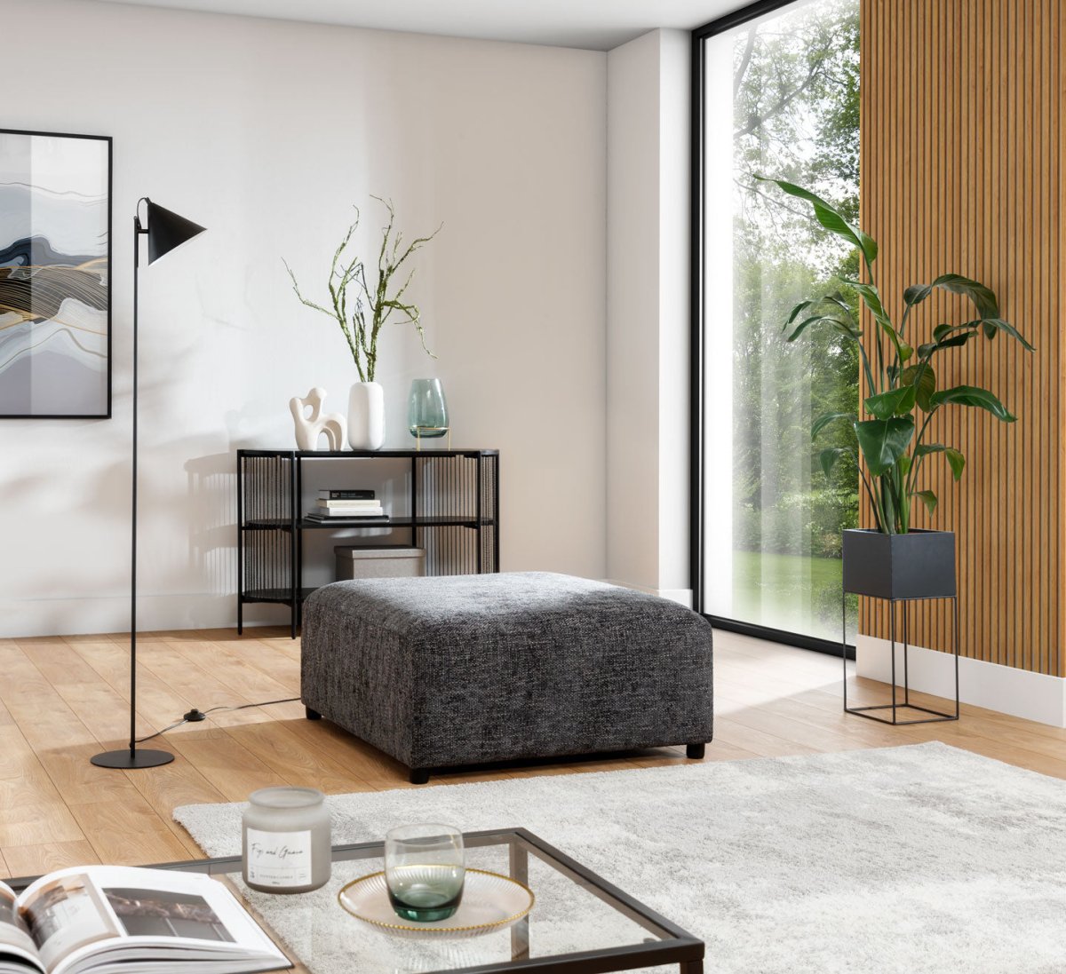 Eleganter Designer Beistellhocker Napoli: Samtiger Komfort für Ihr stilvolles Zuhause