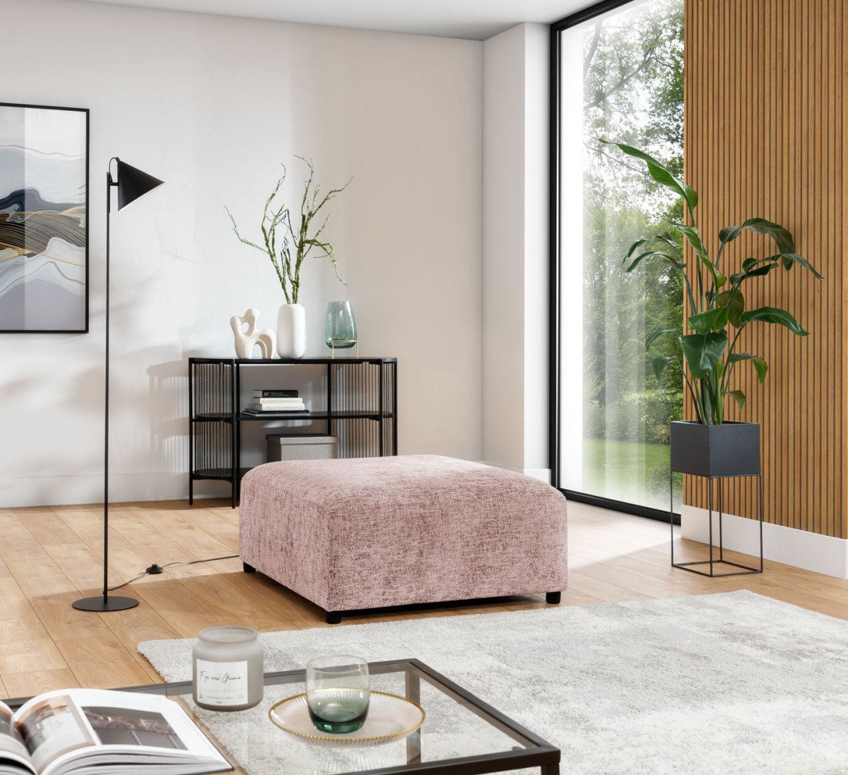 Eleganter Designer Beistellhocker Napoli: Samtiger Komfort für Ihr stilvolles Zuhause