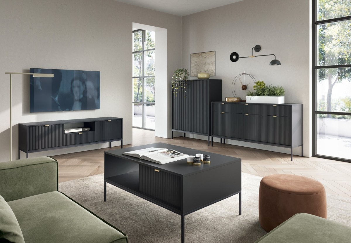 Luxuriöser Designer Couchtisch Verilo: Glasplatte und Robustes Metallgestell