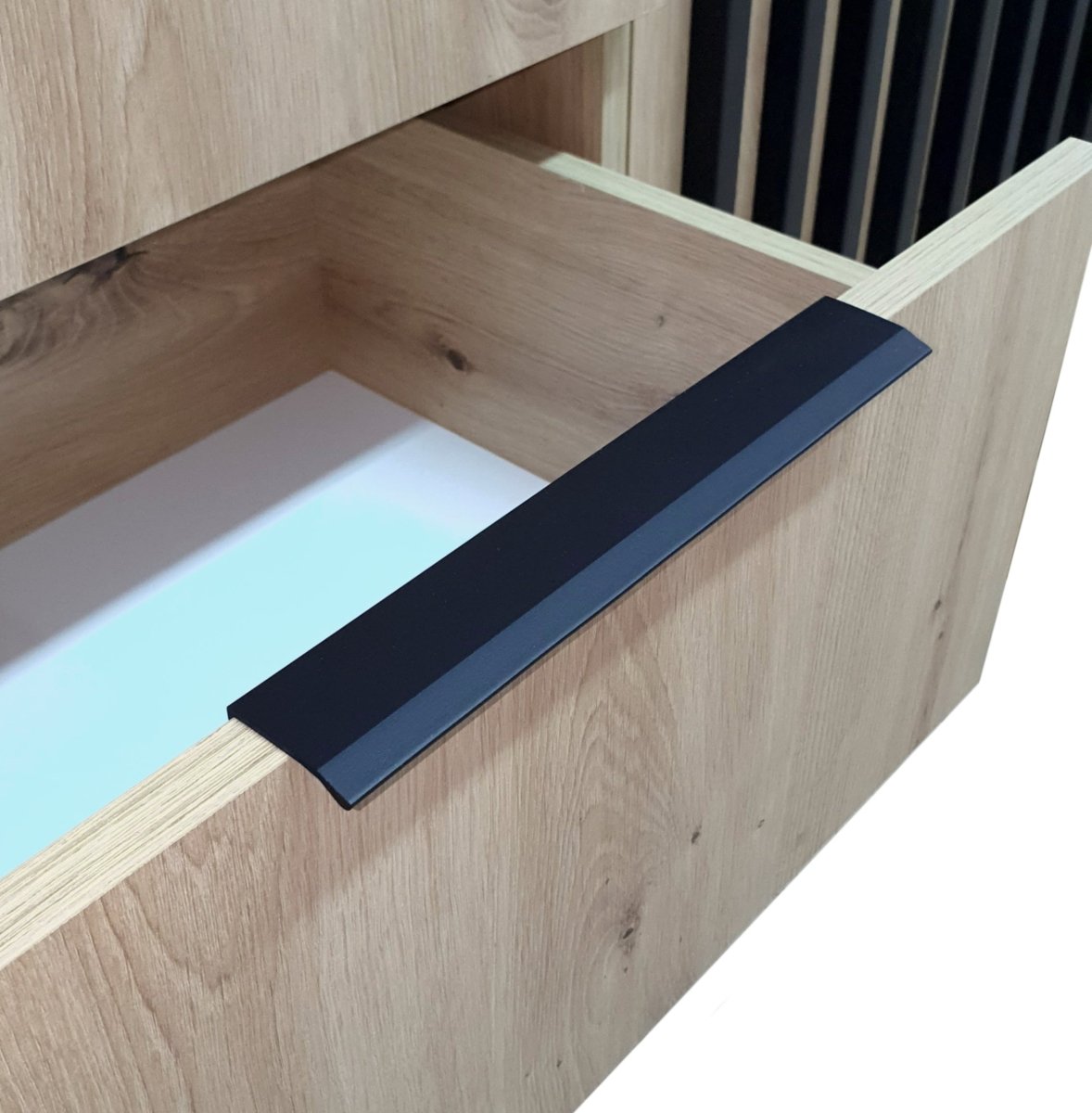 Luxuriöse Designer Kommode Niro II: Elegante Aufbewahrung für Ihr Zuhause