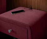 Lade das Bild in den Galerie-Viewer, Eleganter Samt Designer Nachttisch Lilly mit USB-Ladefunktion – Stilvoll &amp; Praktisch
