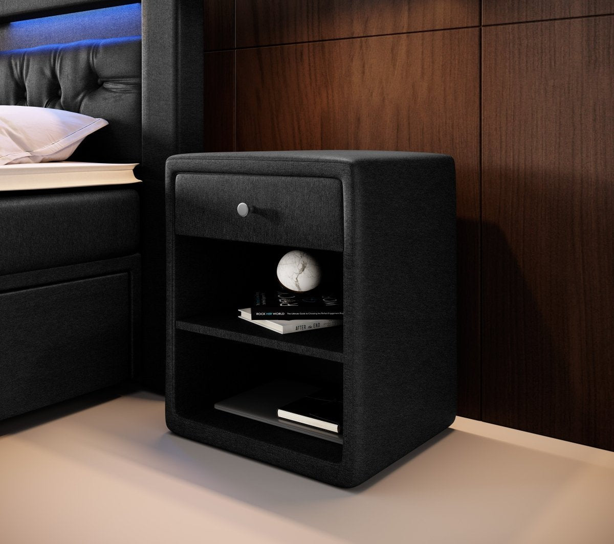 Eleganter Designer Nachttisch Nira aus Stoff für modernes Schlafzimmer