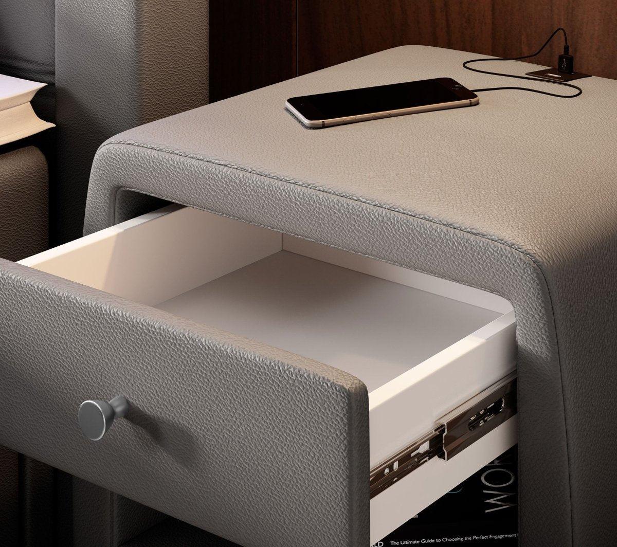 Tavira Designer-Nachttisch aus Kunstleder mit USB-Anschluss für Boxspringbetten